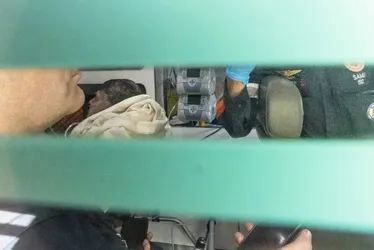  Bolsonaro teve piora da função renal e segue estável na UTI, diz boletim médico 