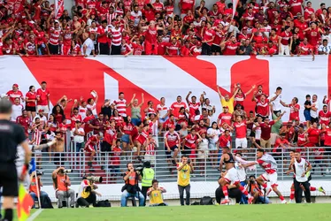 
				Com gols de Baggio e Vinicius Barata, CRB bate CSA e vai à grande final do Alagoano: 2x0

			
