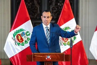 
				Congresso do Peru destitui presidente José Jerí após 4 meses no cargo
			
			