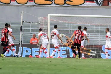 
				CRB 2 x 4 Vitória: Volume não ganha jogo quando falta efetividade
			
			