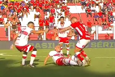 
				CRB arranca empate com o Vila Nova na estreia da Série B do Brasileiro 2026: 2 a 2

			