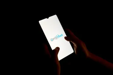 
				Dono do OnlyFans deixa fortuna bilionária após morte. Saiba o valor
			
			