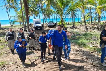 
				Jovem é encontrado morto com tiro na cabeça dentro de carro na Praia da Sereia
			
			