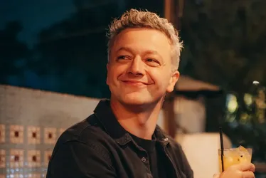 Lucas Lima celebra Carnaval de São Paulo em companhia de Nina Forlin