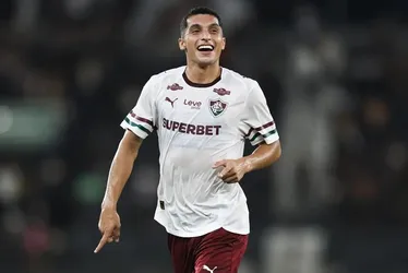 
				Mesmo com um a menos, Fluminense domina o Vasco e larga na frente da semifinal do Carioca

			