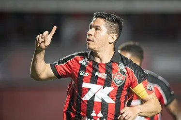
				Pressionado após derrota na estreia: saiba como vem o Vitória, próximo adversário do CRB
			
			