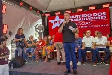 
				Renan, Dantas e Lessa: nova sede do PT mostra força de Medeiros
			
			