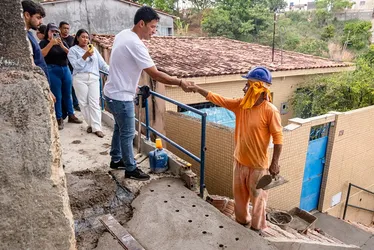 
				Rodrigo Cunha entra com força nas redes e no ranking do Instagram
			
			