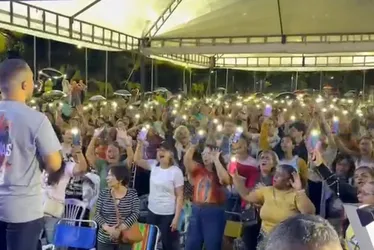 
				Veja como foi a vigília com Frei Gilson que reuniu fiéis na orla de Pajuçara

			