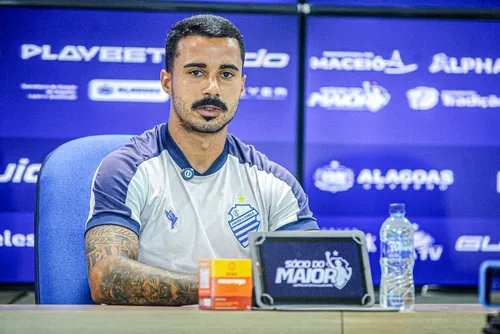 
				Bigode projeta decisão e destaca intensidade com Moacir no CSA: 'Estamos muito motivados'
			
			
