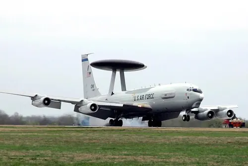 
				Como funciona o E-3 Sentry, avião espião dos EUA destruído pelo Irã
			
			