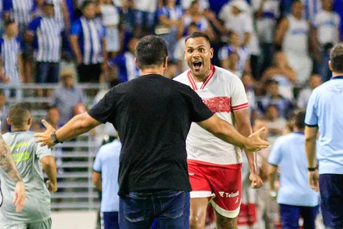 
				No futebol da pressa, o CRB lucra com a calma
			
			