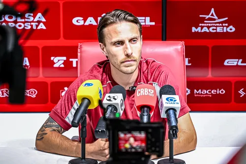 
				Em alta no CRB, Bressan alerta para dificuldades contra o Figueirense na Copa do Brasil
			
			