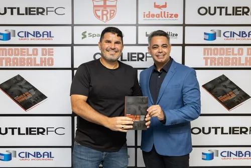 
				Jair Ventura e Eduardo Barroca, quando a beira do campo também emociona
			
			