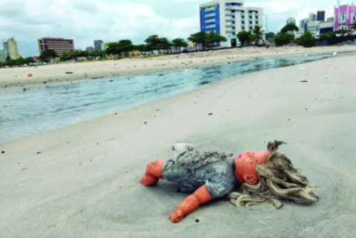 
				Lixo “esquecido” na praia invade os oceanos, afeta ecossistemas e acaba com vidas marinhas
			
			