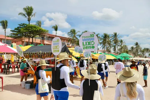 
				Francês recebe projeto Praia 10 Lixo Zero e mobiliza turistas, ambulantes e moradores
			
			