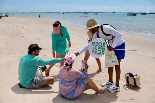 
				Francês recebe projeto Praia 10 Lixo Zero e mobiliza turistas, ambulantes e moradores
			
			