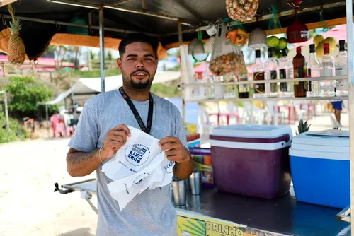 
				Francês recebe projeto Praia 10 Lixo Zero e mobiliza turistas, ambulantes e moradores
			
			
