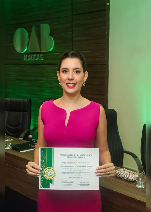 
				Advogada Cristiana Maya toma posse como conselheira da ABMCJ e reforça atuação em defesa das mulheres advogadas
			
			