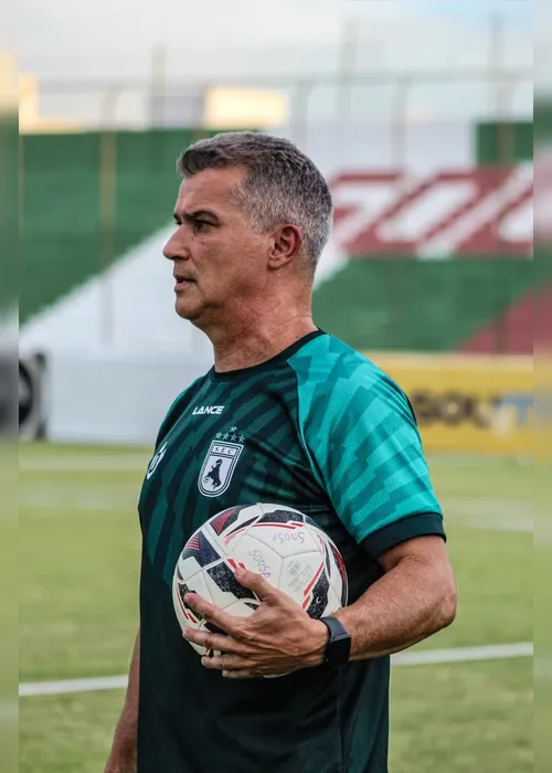 
				Bicampeão paraibano e na final desde 2023: conheça o Sousa, rival do CRB na Copa do Brasil
			
			