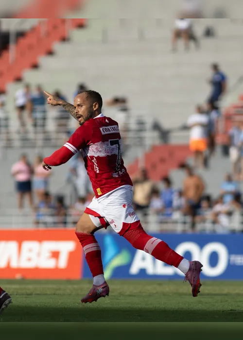 
				Com gols de Baggio e Vinicius Barata, CRB bate CSA e vai à grande final do Alagoano: 2x0

			