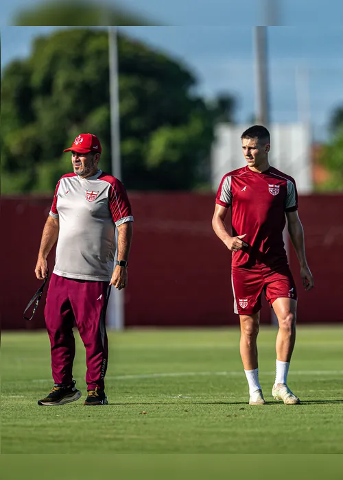 
				Guilherme Estrella valoriza chance no CRB e destaca estilo ofensivo
			
			