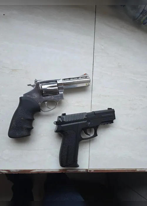 
				Servidor municipal é preso em Maragogi suspeito de guardar armas para facção criminosa
			
			