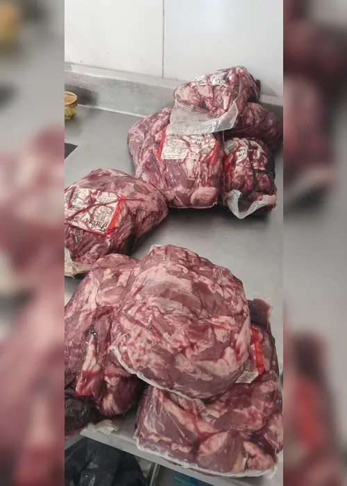 
				Vigilância Sanitária apreende 150 kg de carne imprópria em distribuidora no Canaã, em Maceió
			
			