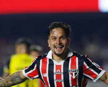 Artur marca pela primeira vez e começa a se firmar no São Paulo
