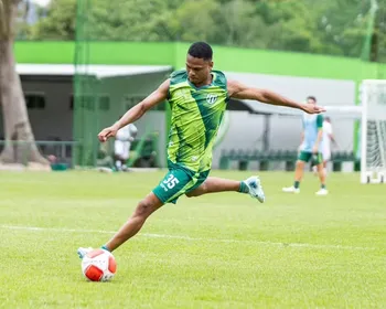 CSA anuncia atacante, regulariza reforços e inicia preparação para estreia na Série D