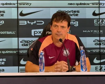 Diniz explica como pode ajudar o Corinthians a manter Memphis: 'Jogador extra série'