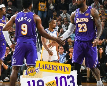 Lebron e Bronny protagonizam inédita assistência na NBA: vídeo