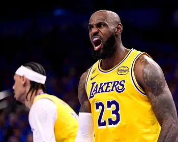LeBron James atinge marca inédita de 300 partidas de playoffs