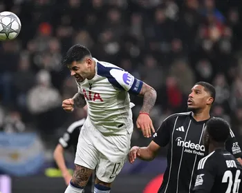 Na zona de rebaixamento, Tottenham prepara 'barca' com campeão de Copa do Mundo e titular