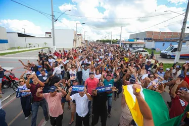 
				Caravana passa por 12 cidades e marca agenda de Renan Filho no fim de semana
			
			