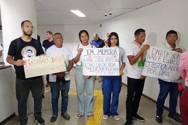 
				Caso Davi: PMs e uma ex-militar são condenados por desaparecimento e morte de jovem

			