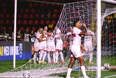 
				CRB derruba invencibilidade do Sport e deixa Z-4 da Série B: 2 a 1

			