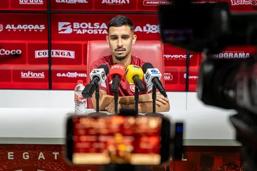 
				Danielzinho blinda Barroca em coletiva: "A responsabilidade principal é nossa"
			
			