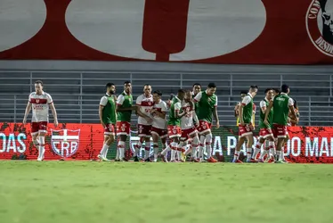 
				Elenco do CRB viaja com atletas reservas e do sub-20, para o jogo da Copa NE, na quarta
			
			