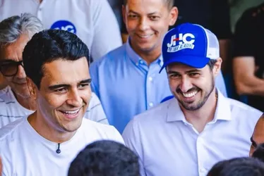 
				JHC “fura bolha” de Lira e fecha apoio com prefeito e deputado federal
			
			