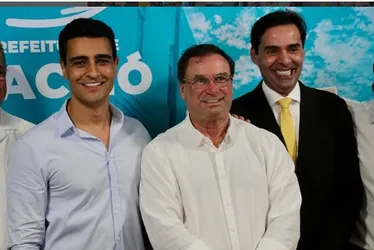 
				Luciano dá olé em Lira e nos Renans, leva Lucas ao PSDB e fecha com JHC
			
			