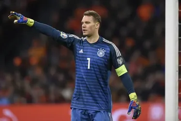 
				Neuer deve voltar da aposentadoria e disputar a Copa do Mundo de 2026; diz jornal
			
			