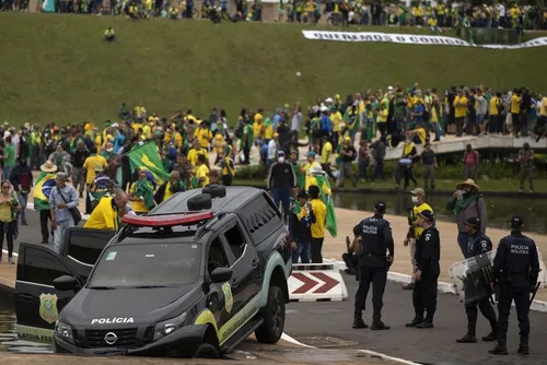 
				Alcolumbre dá ‘tchau’ a Bessias e humilha Lula
			
			
