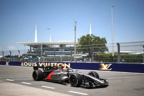 
				Bortoleto se diz animado para o GP do Canadá de F1: 'Fim de semana especial'
			
			