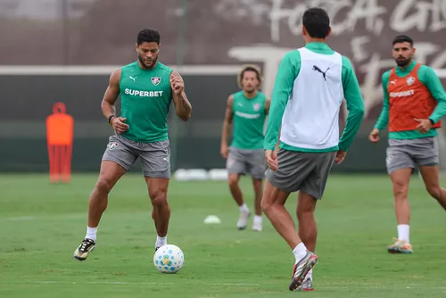 
				Cano ganha força e pode voltar a jogar em Fluminense x São Paulo
			
			