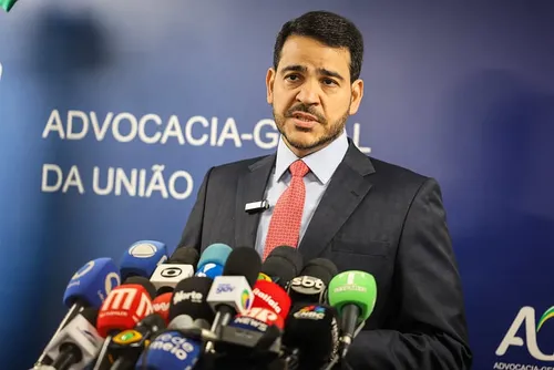 
				Conselho de Lula para Moraes se blindar expõe colapso da separação dos poderes
			
			