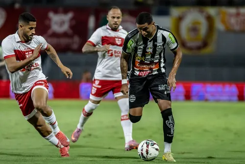 
				CRB desmorona na etapa final, leva virada implacável do Athletic e segue sem vencer: 3 a 2
			
			