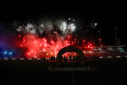
				CRB fica no empate sem gols com o Fortaleza e está eliminado da Copa do Brasil
			
			