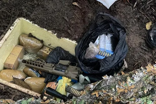 
				Dois suspeitos morrem em confronto com a PM em operação na Rota dos Milagres
			
			