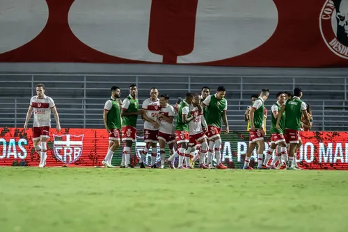 
				Elenco do CRB viaja com atletas reservas e do sub-20, para o jogo da Copa NE, na quarta
			
			